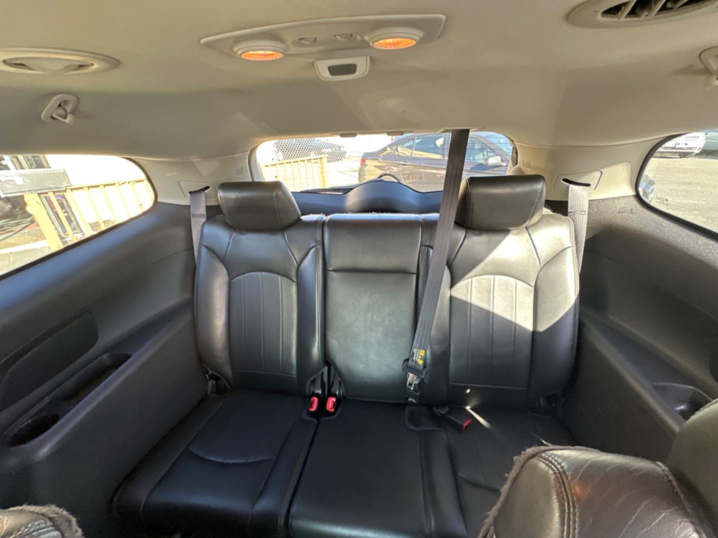 2008 Silver Buick Enclave CXL AWD (5GAEV23718J) with an 3.6L V6 DOHC 24V engine, 6-Speed Automatic Overdrive transmission, located at 5700 Curlew Drive, Norfolk, VA, 23502, (757) 455-6330, 36.841885, -76.209412 - Photo#11